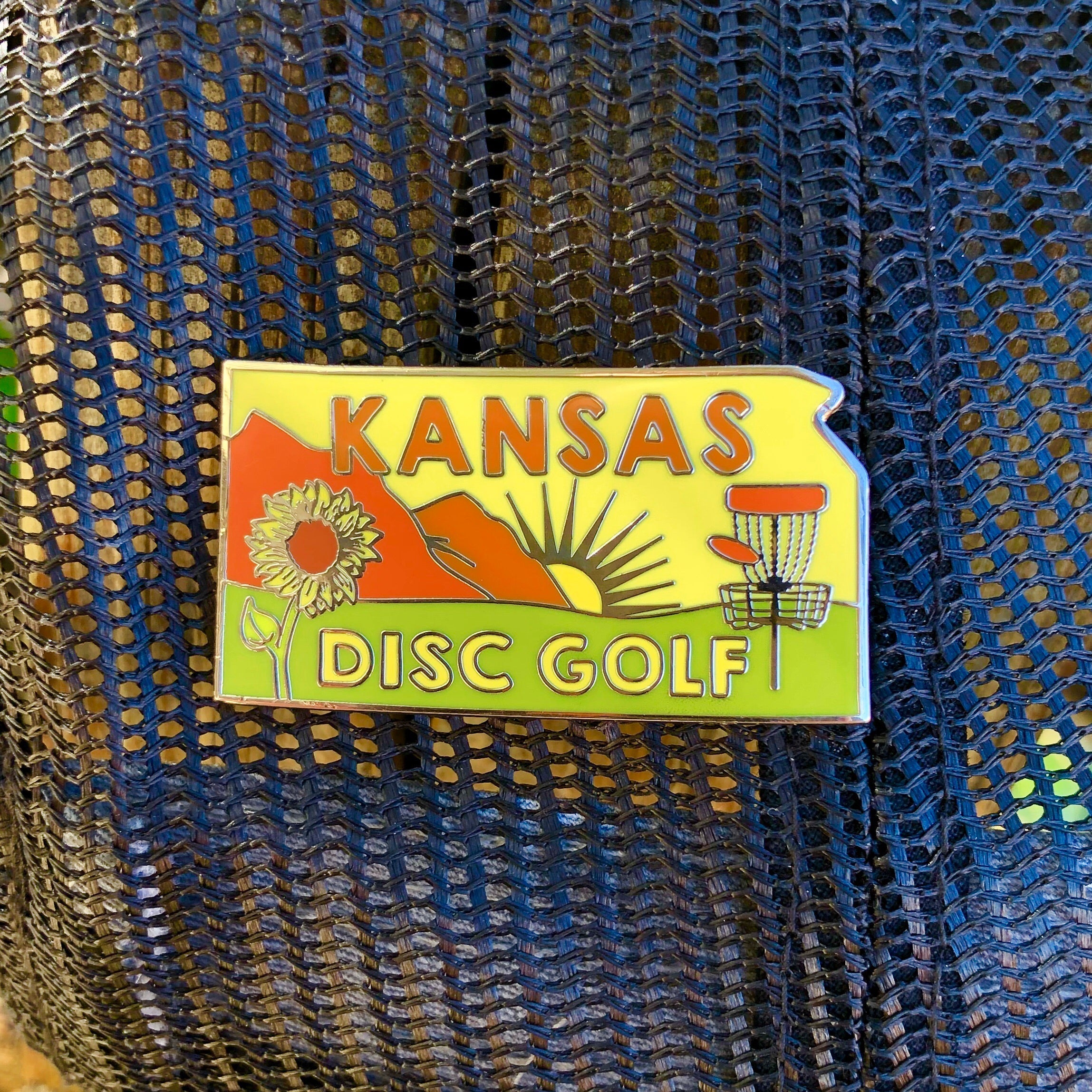 Kansas Disc Golf Pin - Gotta Go Gotta Throw